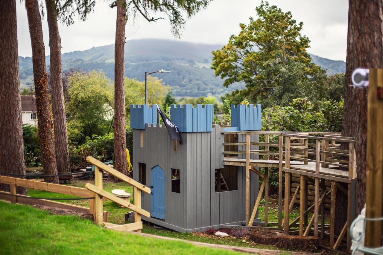Beautiful 4-Bed Home, Hot Tub & Stunning Views - Abergavenny Exterior foto